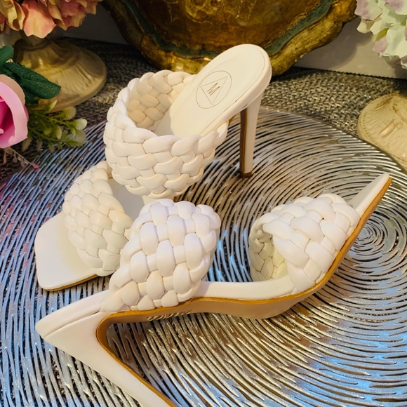 Sophisticated Quilted Braided weave slip on stiletto heal - Picture 4 of 16